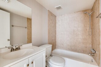 Melody Apartments in Las Vegas, NV - Building Photo - Interior Photo