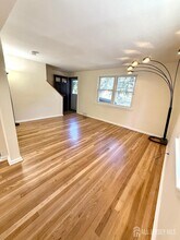 265 Newman St in Metuchen, NJ - Building Photo - Building Photo