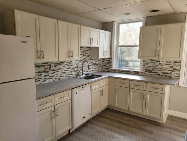 5148 Butler St, Unit 2