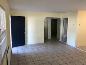 306 Avenue C NE, Unit Apt 1 in Winter Haven, FL - Building Photo - Building Photo