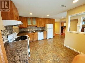 177 Vanda Dr in Vaughan, ON - Building Photo - Building Photo