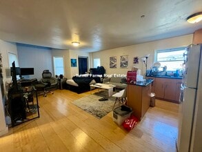 461 Park Dr, Unit 404 in Boston, MA - Foto de edificio - Building Photo