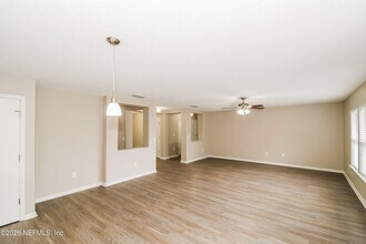 11533 Brian Lakes Dr N in Jacksonville, FL - Building Photo - Building Photo