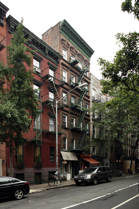 224 E Tenth St in New York, NY - Building Photo