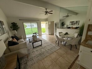 1 Saddlehorn Ln in Rolling Hills Estates, CA - Foto de edificio - Building Photo