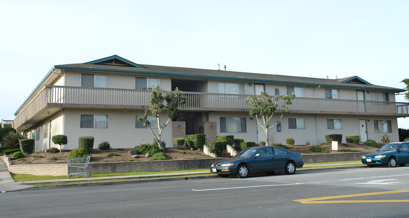 Sun Harbor Apartments in Marina, CA - Building Photo