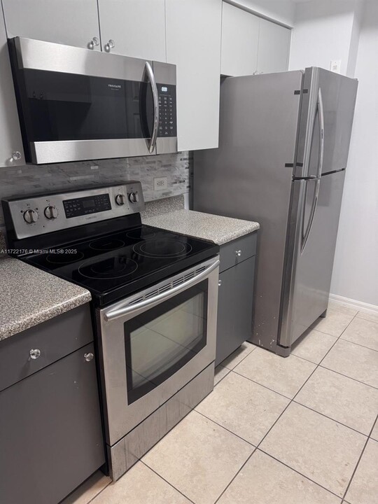 2280 E Preserve Way, Unit 108 in Miramar, FL - Building Photo