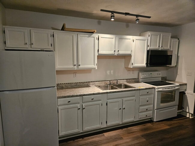 141 Orchard View Ln in Blanchester, OH - Building Photo - Building Photo