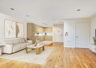 229 E 35th St in New York, NY - Building Photo - Interior Photo