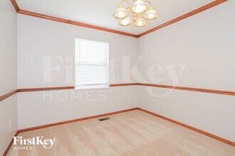 3025 Apple Knoll Ln in Middletown, OH - Foto de edificio - Building Photo