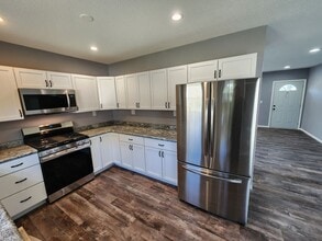 2424 Telegraph Rd in Davenport, IA - Building Photo - Building Photo