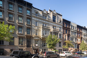 26 85th St in New York, NY - Foto de edificio - Building Photo
