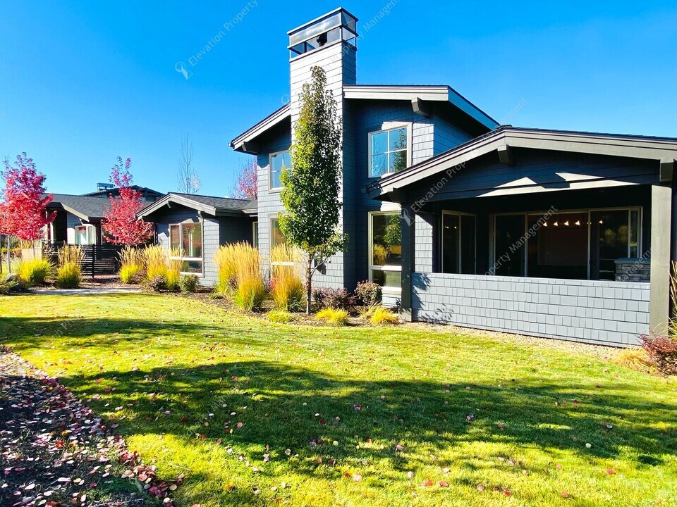 19372 Alianna Lp in Bend, OR - Building Photo