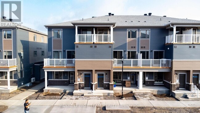 property at 712 Parnian Private