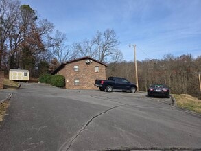 1060 Union St, Unit #3 in Kingsport, TN - Foto de edificio - Building Photo