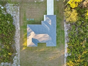 732 Asher St E in Lehigh Acres, FL - Building Photo - Building Photo