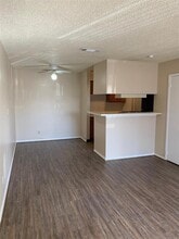 2501 Gulf Fwy in Dickinson, TX - Building Photo - Building Photo