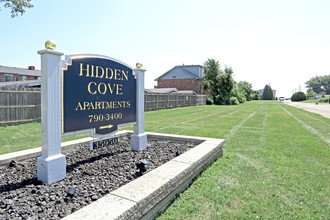 Hidden Cove Apartments in Harrison Township, MI - Building Photo - Building Photo