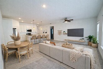 16054 SW 55th Avenue Rd in Ocala, FL - Building Photo - Building Photo