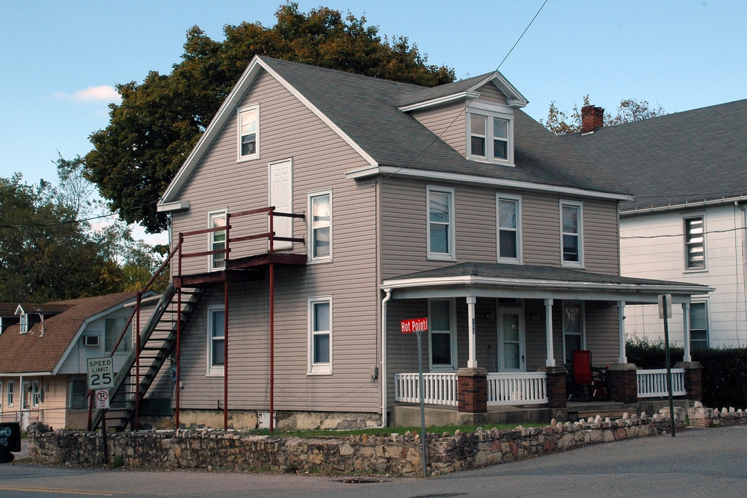 100 Middle Spring Ave in Shippensburg, PA - Building Photo