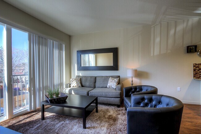 Ascent Uptown in Denver, CO - Building Photo - Building Photo