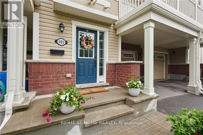 593 Foxlight Cir in Ottawa, ON - Building Photo - Building Photo
