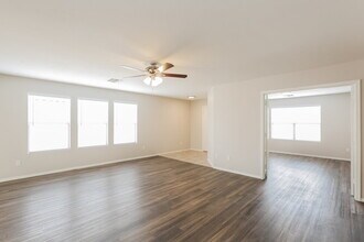 10606 E Bramble Ave in Mesa, AZ - Foto de edificio - Building Photo