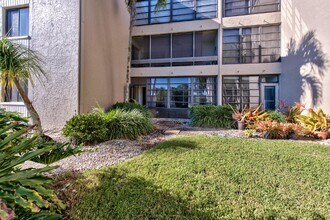 3655 Boca Ciega Dr in Naples, FL - Building Photo - Building Photo