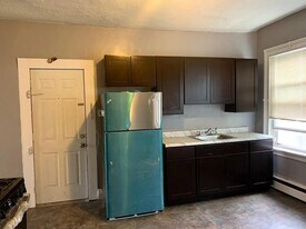113 Lyon St, Unit 2L in Paterson, NJ - Building Photo