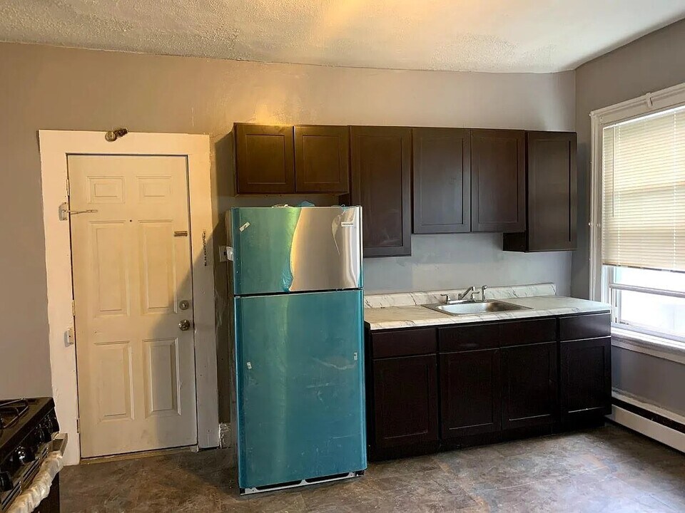 113 Lyon St, Unit 2L in Paterson, NJ - Building Photo