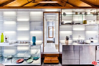 745 Navy St in Santa Monica, CA - Building Photo - Building Photo