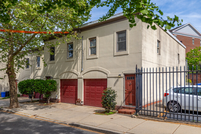 Grays Court Condominiums