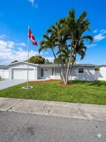 6527 NW 2nd St in Margate, FL - Building Photo