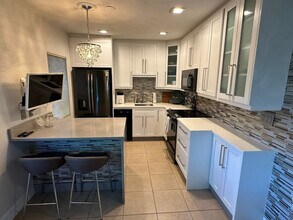 1423 Holly Heights Dr in Fort Lauderdale, FL - Building Photo - Building Photo