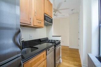 416 E 13th St in New York, NY - Building Photo - Building Photo