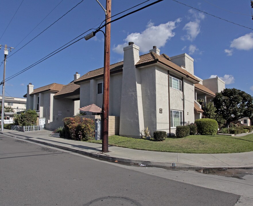 7051-7053 Wyoming St in Westminster, CA - Foto de edificio