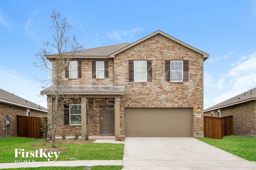 1804 Sandlin Dr in Forney, TX - Foto de edificio