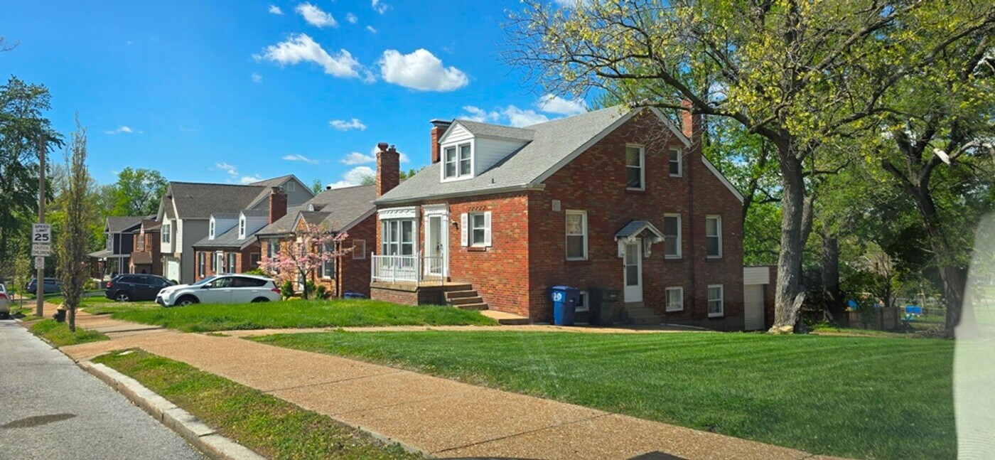 6423 Scanlan Ave in St. Louis, MO - Building Photo