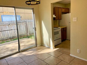 8808 Meadow Range St in San Antonio, TX - Building Photo - Building Photo