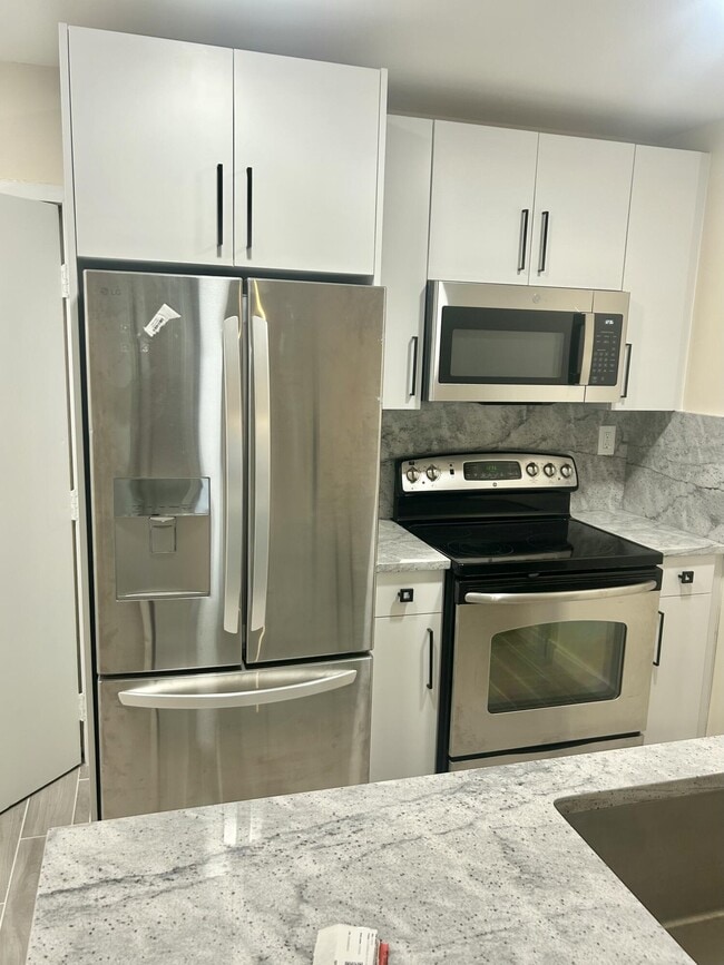 property at 2771 Riverside Dr
