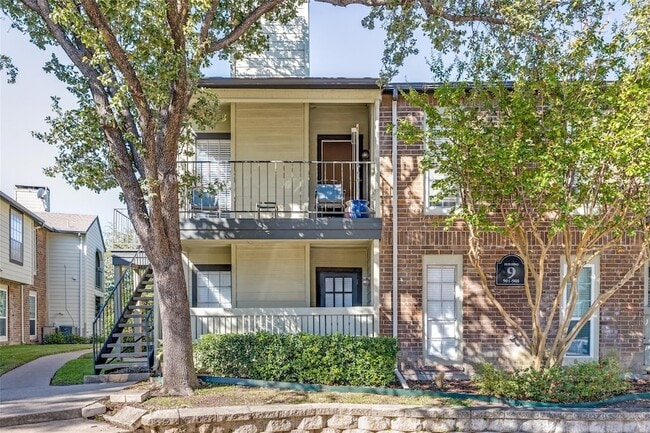 property at 5981 Arapaho Rd