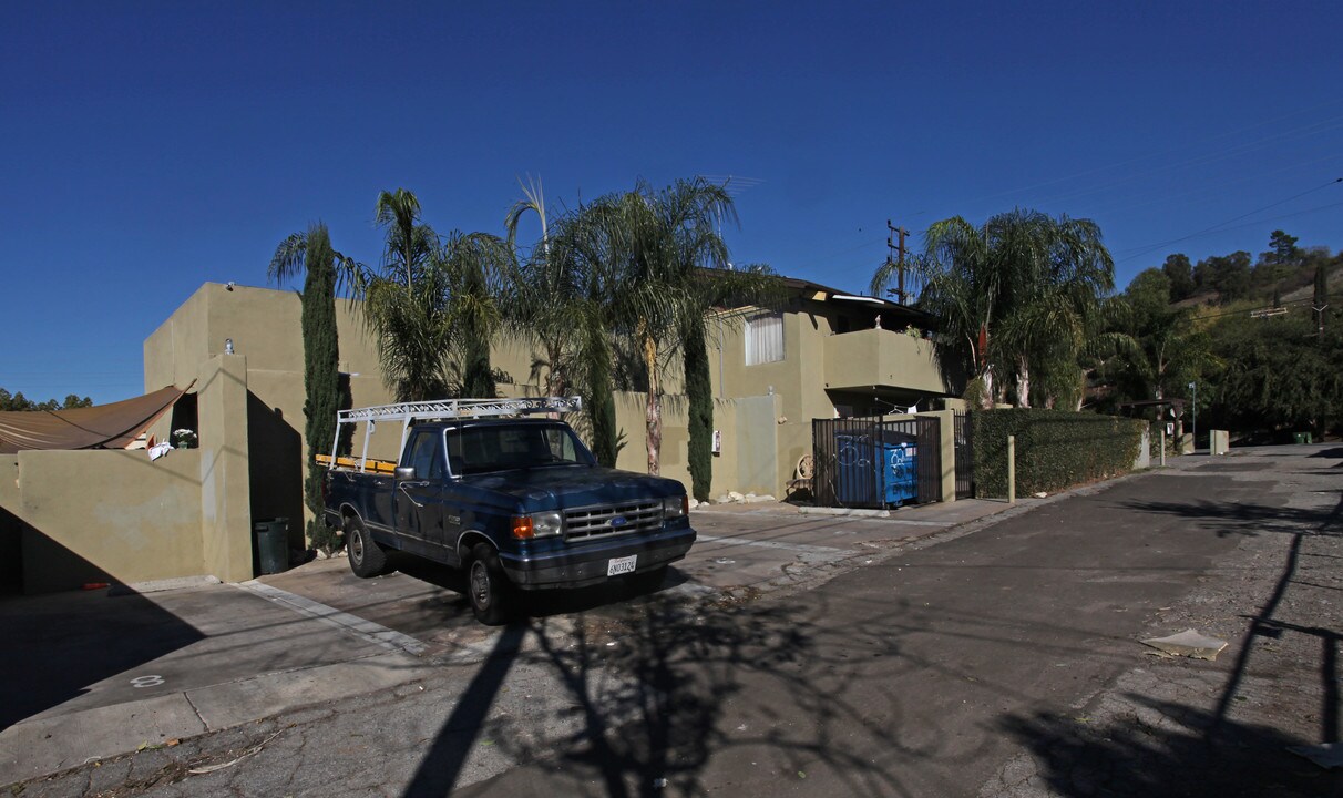 3219 Griffin Ave in Los Angeles, CA - Building Photo