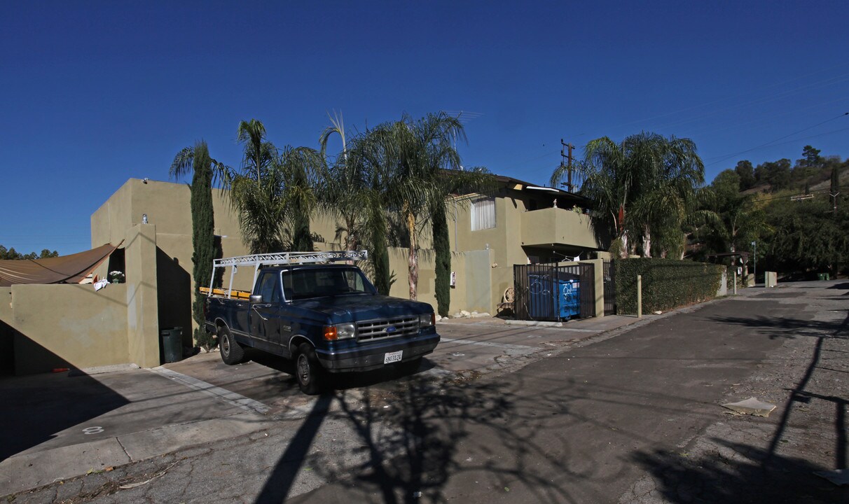 3219 Griffin Ave in Los Angeles, CA - Foto de edificio