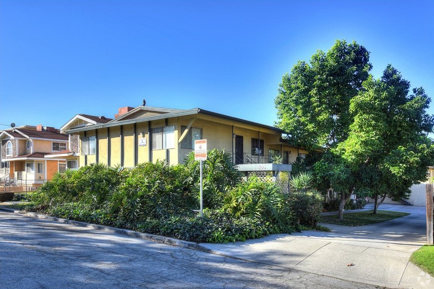 355 S Arroyo Dr in San Gabriel, CA - Foto de edificio