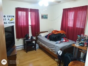 921 Elizabeth St, Unit 2 in Helena, MT - Foto de edificio - Building Photo