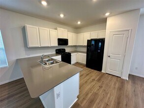 610 Waterway Ave in Hutto, TX - Building Photo - Building Photo