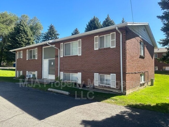 property at 1741 Holladay Blvd E