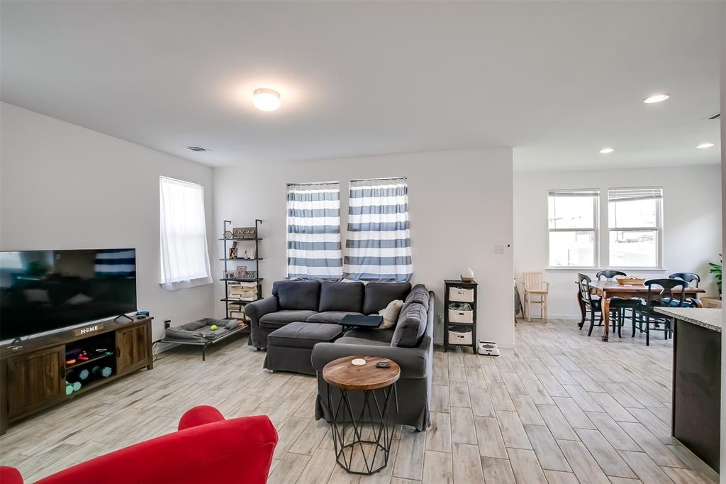 283 Fabion St in Niederwald, TX - Building Photo