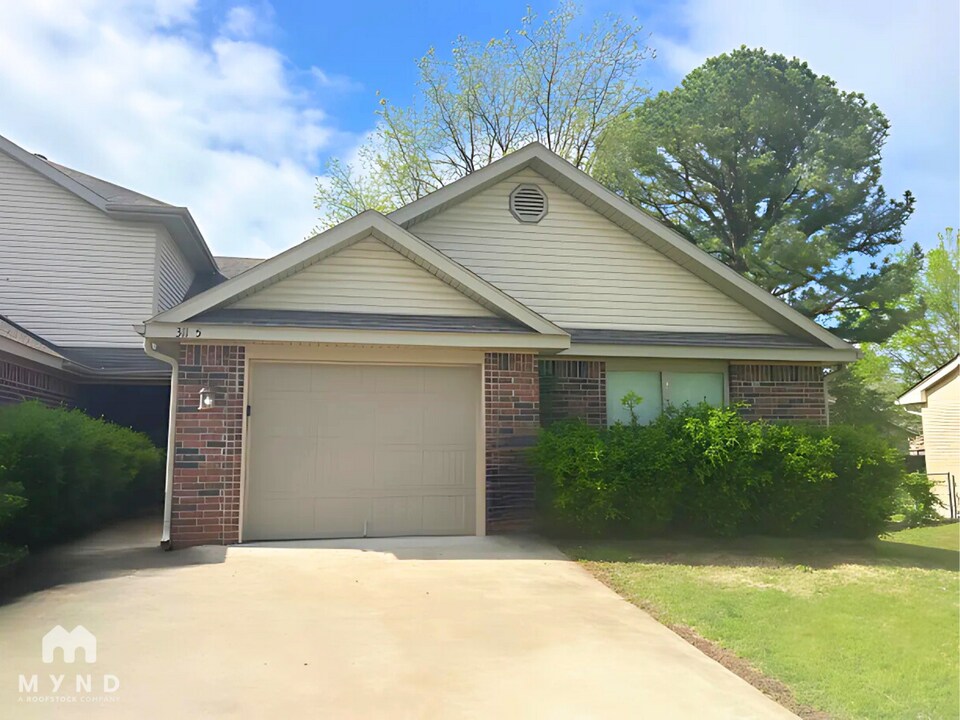 311-5 Thurman in Prairie Grove, AR - Building Photo