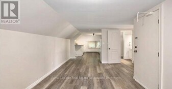 1114 4th Ave E in Owen Sound, ON - Building Photo